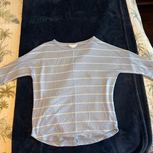 Market & Spruce Women’s 3/4 Sleeve Blue and White Sweater